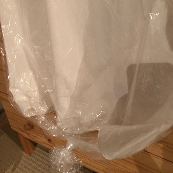 Classic Wedding/Bridal/Event White Dress - Picture 5 of 8